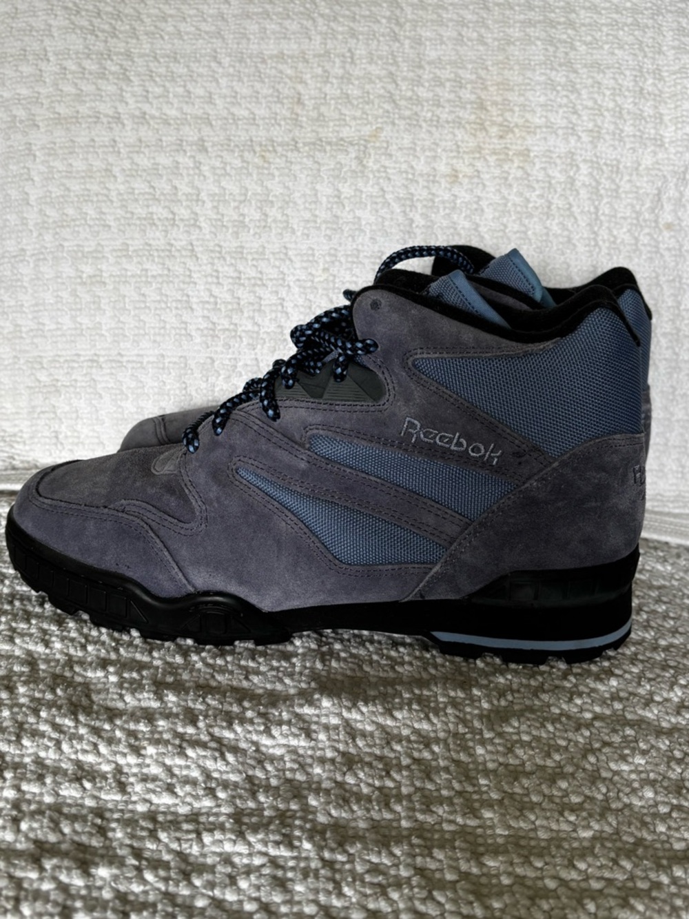 RARE Vtg Reebok hiking boot sneaker womens 11, men’s 9.5 blue/gray